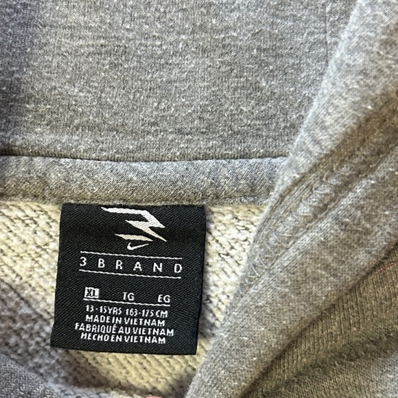 Bundle 3! Used Winter Sweaters only!! Vans and Nike! Please look at pictures!! - Picture 8 of 12